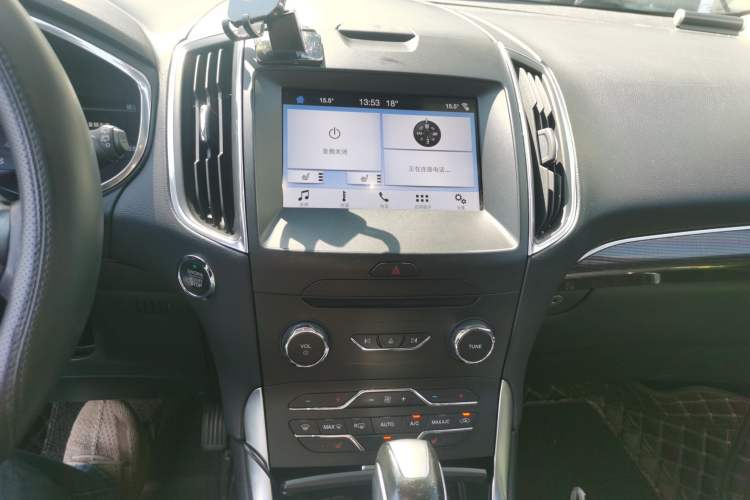 Used Ford Edge 2018 EcoBoost 245 Two-Wheel-Drive Titanium 7-Seater China VI Standard Audio And AC Panel