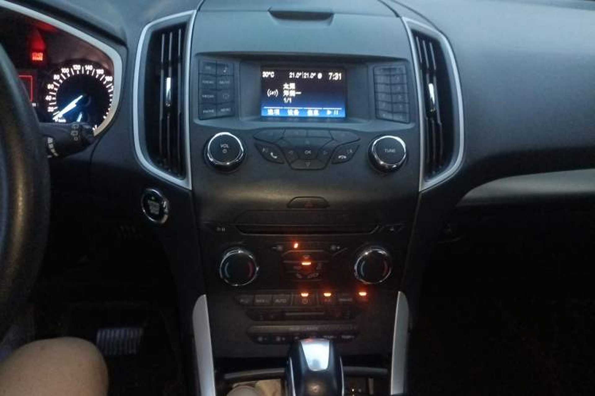 Used Ford Edge 2018 EcoBoost 245 Two-Wheel-Drive Platinum Edition 7-Seater China VI Standard Audio And AC Panel