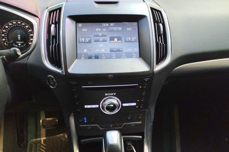 Used Ford Edge 2018 EcoBoost 245 Four-Wheel Drive Titanium Plus 7-Seater China VI Standard Audio And AC Panel