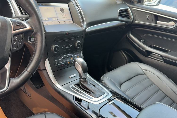 Used Ford Edge 2018 EcoBoost 245 Two-Wheel-Drive Titanium 7-Seater China V Standard Audio And AC Panel