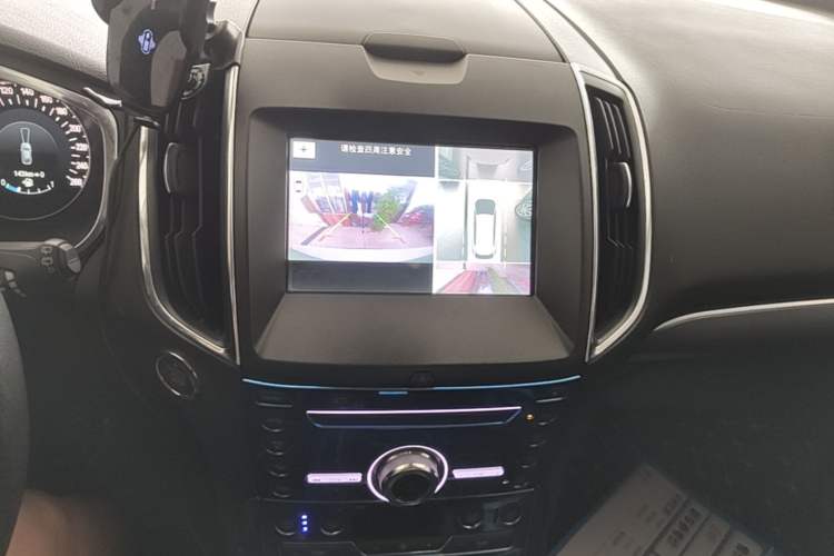 Used Ford Edge 2018 EcoBoost 245 Four-Wheel Drive Titanium 7-Seater Audio And AC Panel
