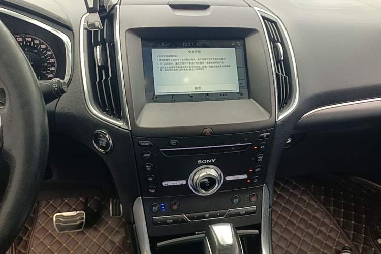 Used Ford Edge 2018 EcoBoost 245 4x4 Titanium Plus 7-Seater China V Standard Audio And AC Panel