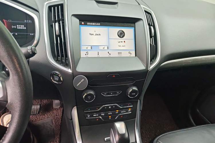 Used Ford Edge 2018 EcoBoost 245 Two-Wheel-Drive Titanium 7-Seater China V Standard Audio And AC Panel