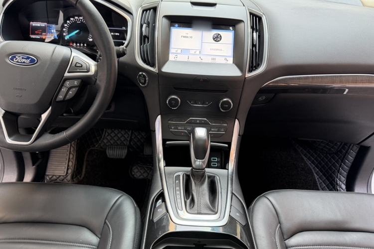 Used Ford Edge 2018 EcoBoost 245 Two-Wheel-Drive Titanium 7-Seater China V Standard Audio And AC Panel