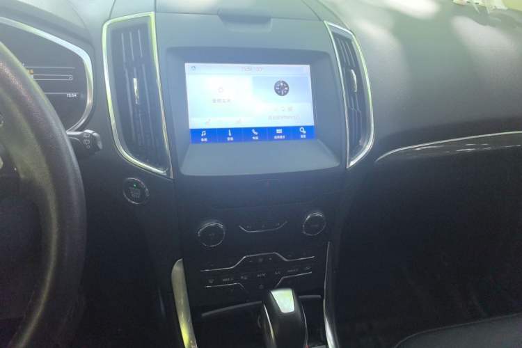 Used Ford Edge 2018 EcoBoost 245 Two-Wheel-Drive Titanium 7-Seater China V Standard Audio And AC Panel