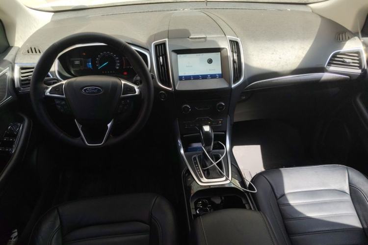 Used Ford Edge 2018 EcoBoost 245 Two-Wheel-Drive Titanium 7-Seater China V Standard Center Console