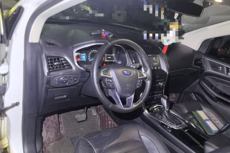 Used Ford Edge 2018 EcoBoost 245 Two-Wheel-Drive Titanium 7-Seater China V Standard Center Console