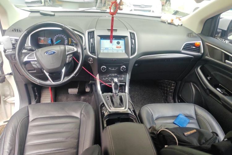 Used Ford Edge 2018 EcoBoost 245 Two-Wheel-Drive Titanium 7-Seater China VI Standard Center Console