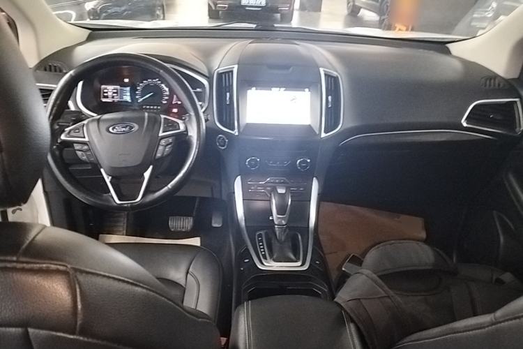 Used Ford Edge 2018 EcoBoost 245 Two-Wheel-Drive Titanium 7-Seater China V Standard Center Console