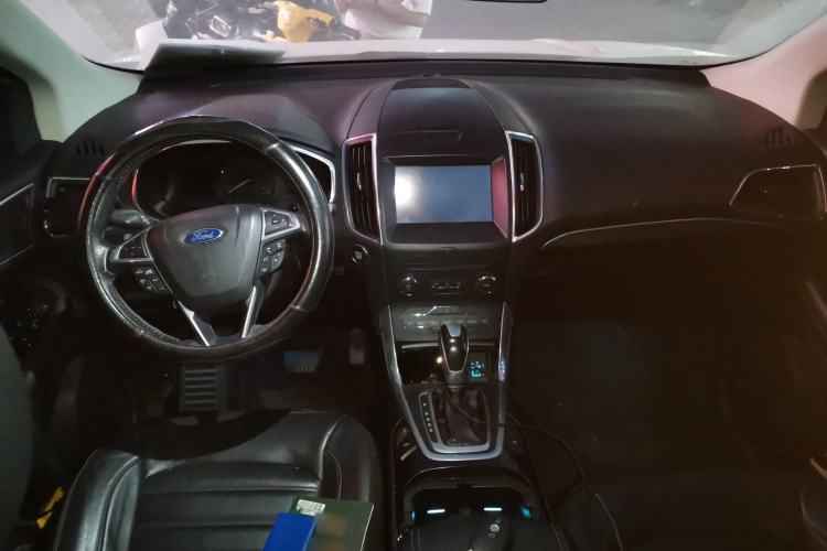 Used Ford Edge 2018 EcoBoost 245 Two-Wheel-Drive Titanium 7-Seater China V Standard Center Console