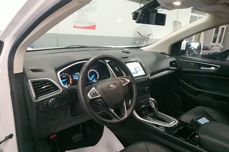 Used Ford Edge 2018 EcoBoost 245 Two-Wheel-Drive Platinum Edition 7-Seater China V Emission Standard Center Console