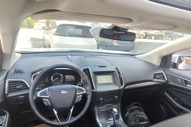 Used Ford Edge 2018 EcoBoost 245 Two-Wheel-Drive Titanium 7-Seater China V Standard Center Console