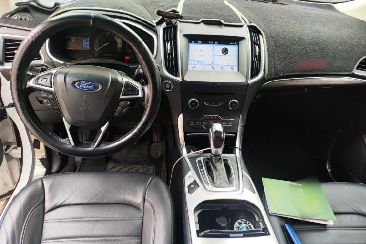 Used Ford Edge 2018 EcoBoost 245 Two-Wheel-Drive Titanium 7-Seater China V Standard Center Console