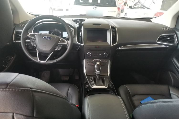 Used Ford Edge 2018 EcoBoost 245 Two-Wheel-Drive Titanium 7-Seater China V Standard Center Console