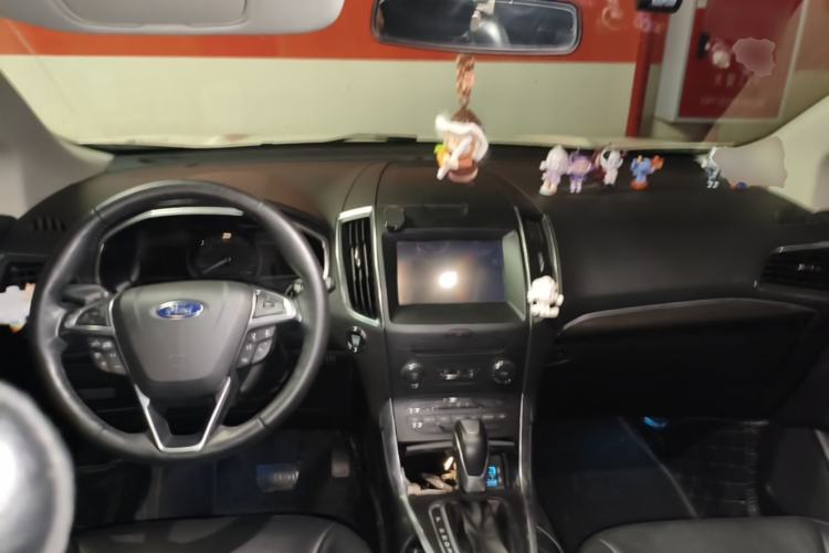 Used Ford Edge 2018 EcoBoost 245 Two-Wheel-Drive Titanium 7-Seater China V Standard Center Console
