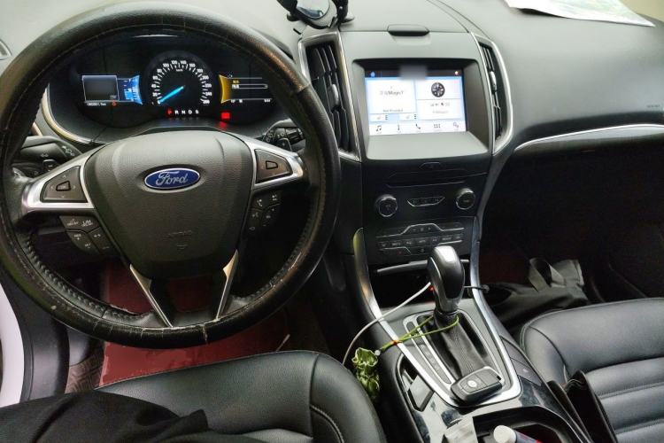 Used Ford Edge 2018 EcoBoost 245 Two-Wheel-Drive Titanium 7-Seater China V Standard Center Console