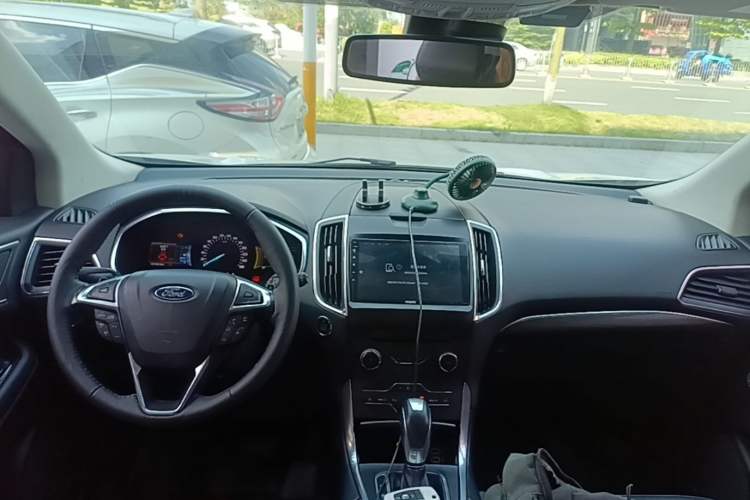 Used Ford Edge 2018 EcoBoost 245 Two-Wheel-Drive Titanium 7-Seater China V Standard Center Console
