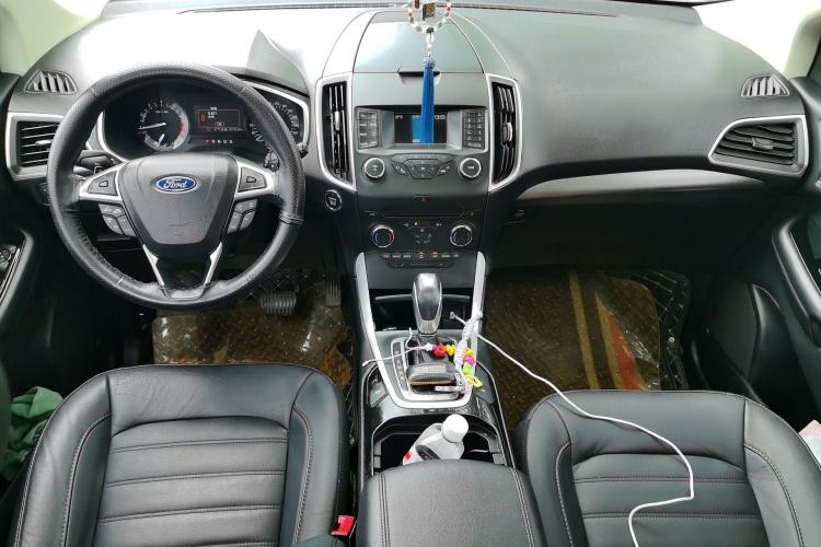 Used Ford Edge 2018 Facelifted EcoBoost 245 Two-Wheel-Drive Platinum Edition 5 Seats China V Emission Standard Center Console
