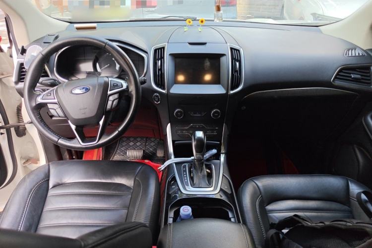 Used Ford Edge 2018 EcoBoost 245 Two-Wheel-Drive Titanium 7-Seater China V Standard Center Console