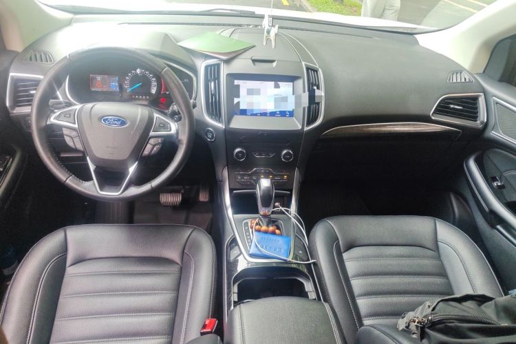 Used Ford Edge 2018 EcoBoost 245 Two-Wheel-Drive Titanium 7-Seater China VI Standard Center Console