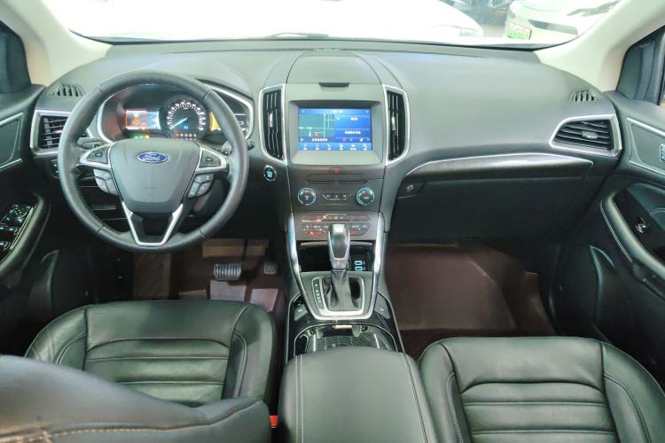 Used Ford Edge 2018 EcoBoost 245 Four-Wheel Drive Titanium 7-Seater Center Console