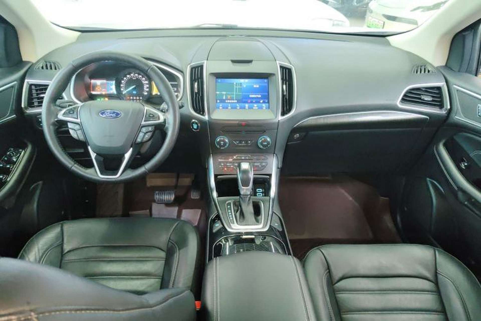 Used Ford Edge 2018 EcoBoost 245 Four-Wheel Drive Titanium 7-Seater Center Console