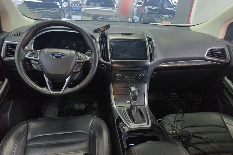 Used Ford Edge 2018 EcoBoost 245 Two-Wheel-Drive Titanium 7-Seater China V Standard Center Console