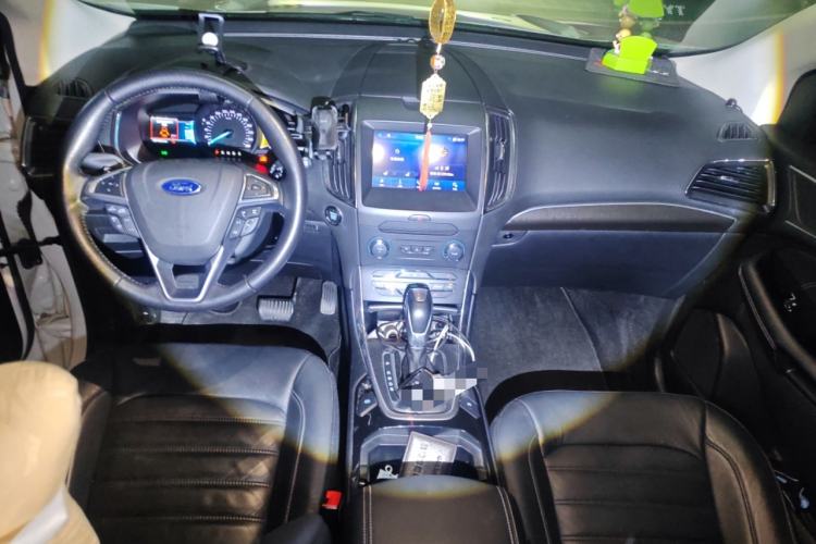 Used Ford Edge 2018 EcoBoost 245 Two-Wheel-Drive Titanium 7-Seater China V Standard Center Console