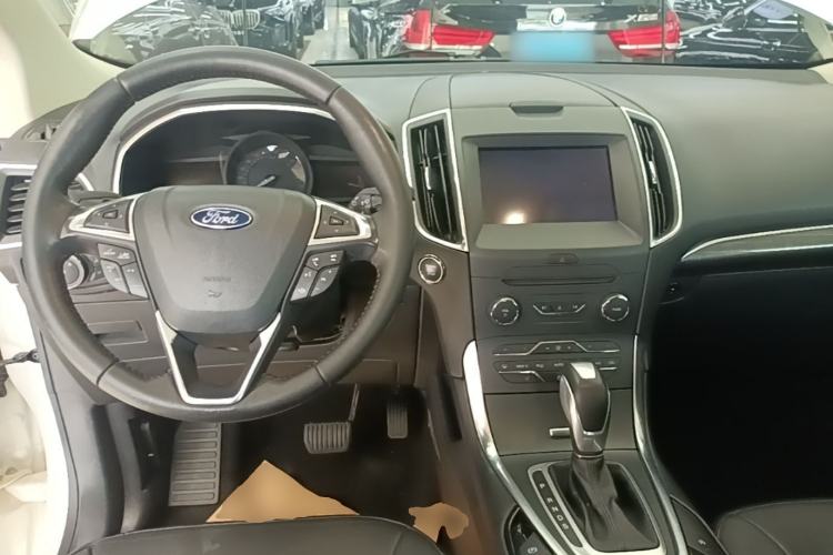 Used Ford Edge 2018 EcoBoost 245 Two-Wheel-Drive Titanium 7-Seater China V Standard Center Console