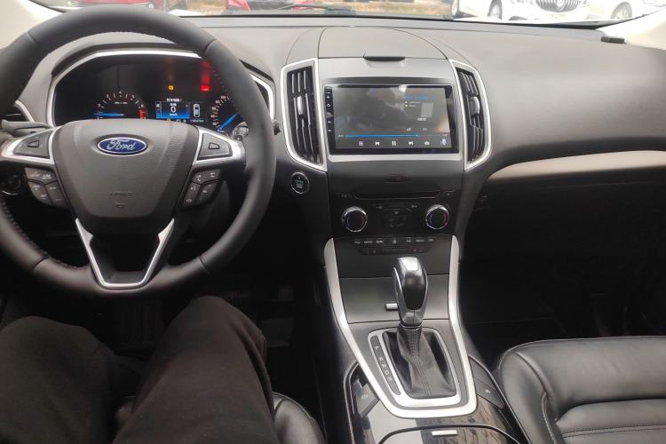 Used Ford Edge 2018 Facelifted EcoBoost 245 Two-Wheel-Drive Platinum Edition 5 Seats China V Emission Standard Center Console