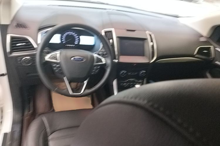 Used Ford Edge 2018 EcoBoost 245 Two-Wheel-Drive Titanium 7-Seater China V Standard Center Console