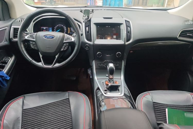 Used Ford Edge 2018 EcoBoost 245 Two-Wheel-Drive Titanium 7-Seater China VI Standard Center Console