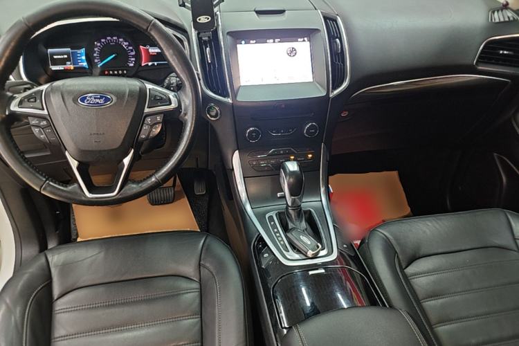 Used Ford Edge 2018 EcoBoost 245 Two-Wheel-Drive Titanium 7-Seater China V Standard Center Console