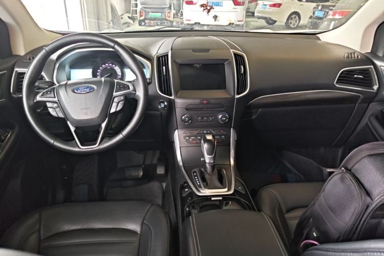 Used Ford Edge 2018 EcoBoost 245 Two-Wheel-Drive Titanium 7-Seater China V Standard Center Console