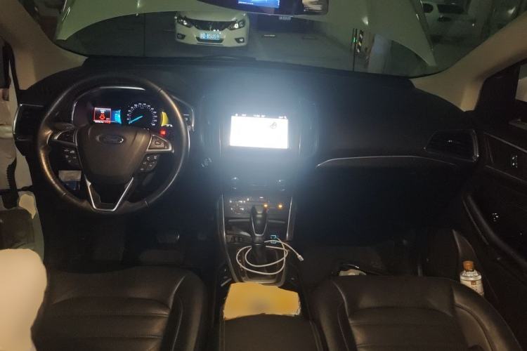 Used Ford Edge 2018 EcoBoost 245 Two-Wheel-Drive Titanium 7-Seater China V Standard Center Console