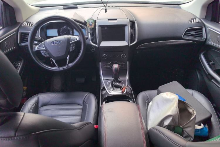 Used Ford Edge 2018 EcoBoost 245 Two-Wheel-Drive Titanium 7-Seater China V Standard Center Console