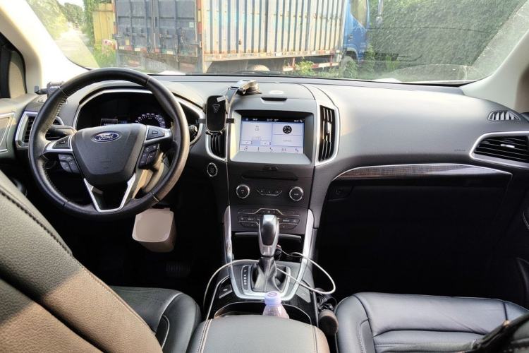 Used Ford Edge 2018 EcoBoost 245 Two-Wheel-Drive Titanium 7-Seater China V Standard Center Console