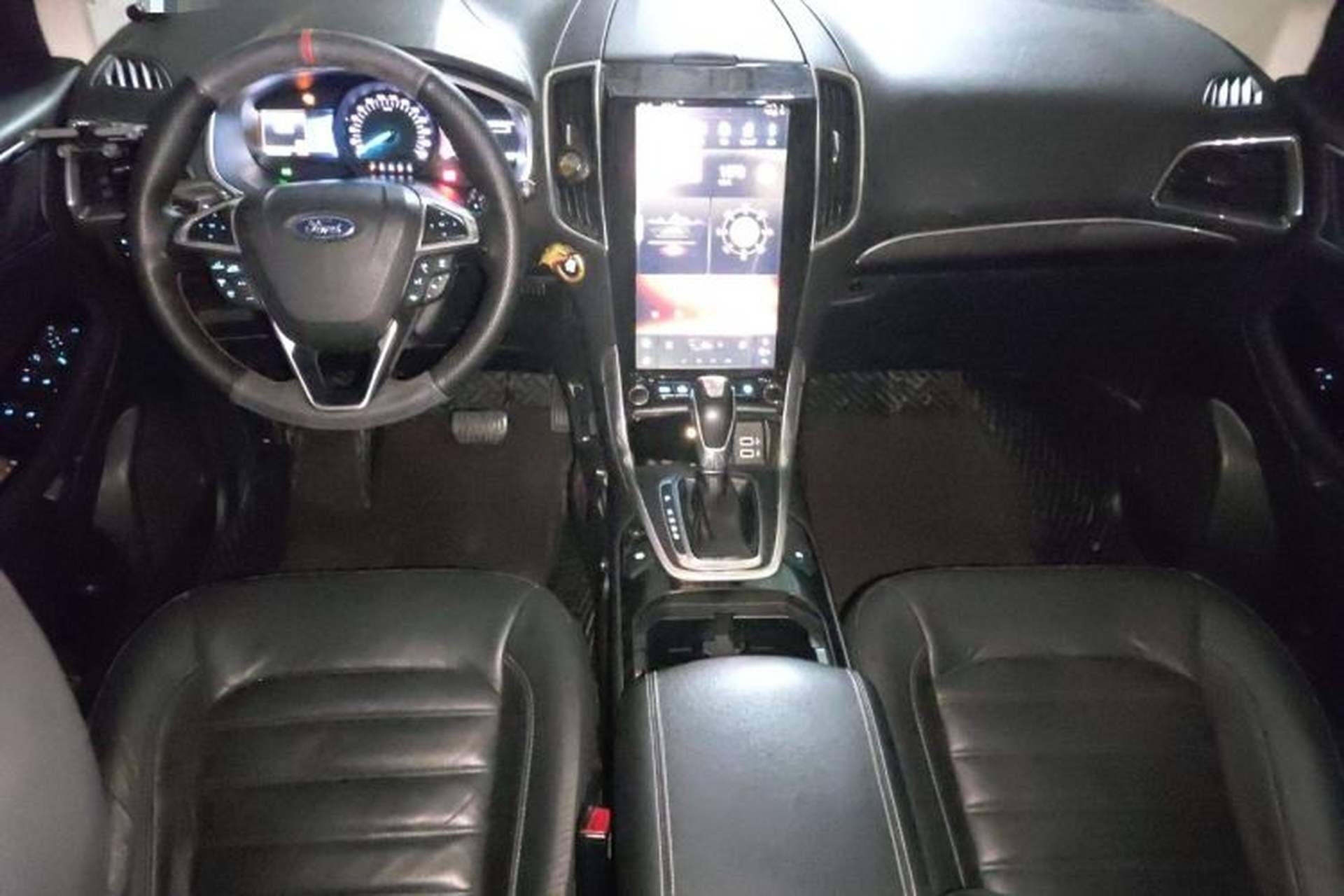 Used Ford Edge 2018 EcoBoost 245 Two-Wheel-Drive Titanium 7-Seater China V Standard Center Console