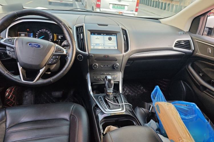 Used Ford Edge 2018 EcoBoost 245 Two-Wheel-Drive Titanium 7-Seater China V Standard Center Console
