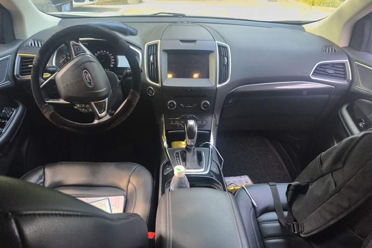 Used Ford Edge 2018 EcoBoost 245 Two-Wheel-Drive Titanium 7-Seater China V Standard Center Console