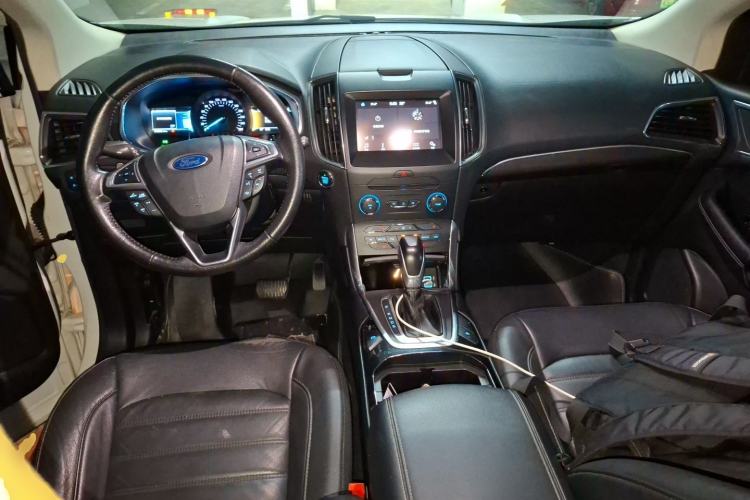 Used Ford Edge 2018 EcoBoost 245 Two-Wheel-Drive Titanium 7-Seater China V Standard Center Console