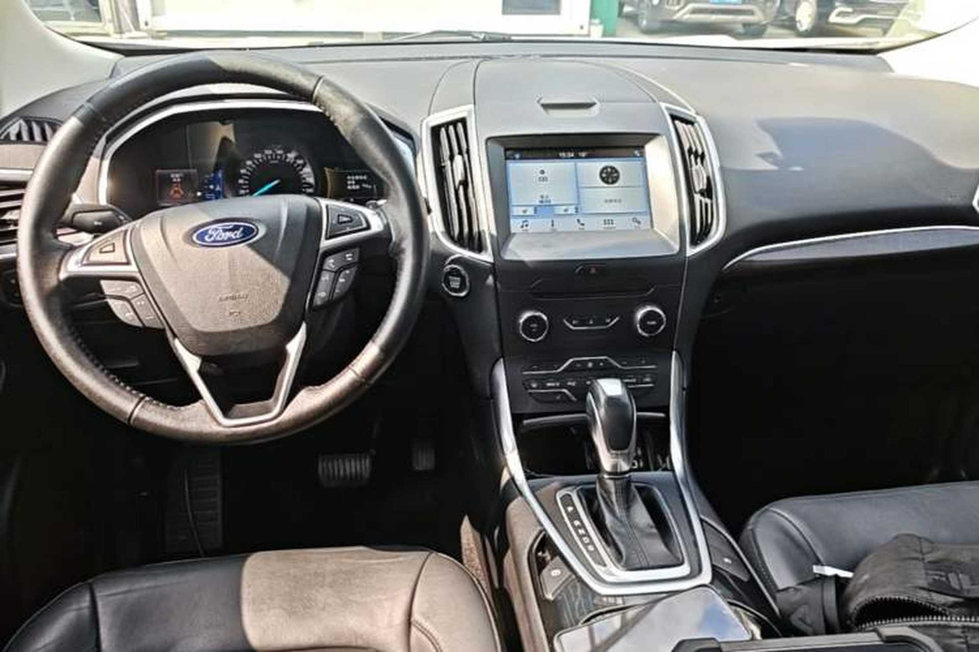Used Ford Edge 2018 EcoBoost 245 Two-Wheel-Drive Titanium 7-Seater China V Standard Center Console