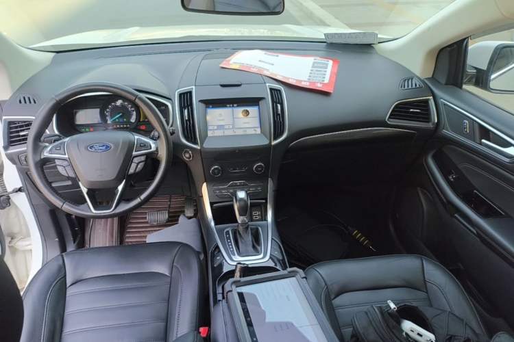 Used Ford Edge 2018 EcoBoost 245 Two-Wheel-Drive Titanium 7-Seater China V Standard Center Console