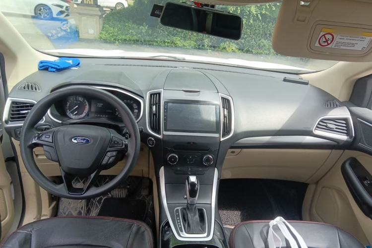 Used Ford Edge 2018 EcoBoost 245 Two-Wheel-Drive Titanium 5-Seater China V Standard Center Console