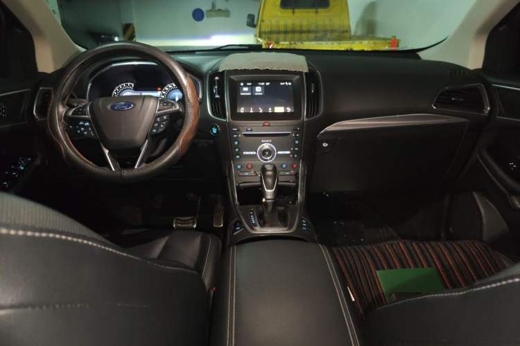 Used Ford Edge 2018 EcoBoost 245 4x4 Titanium Plus 7-Seater China V Standard Center Console
