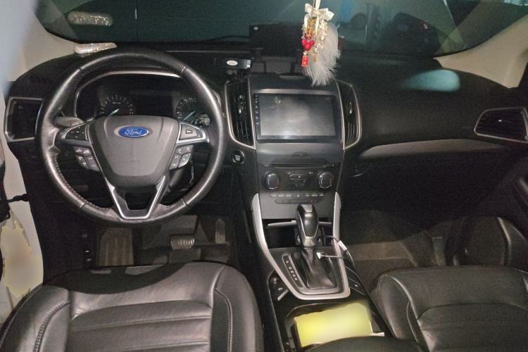 Used Ford Edge 2018 Facelifted EcoBoost 245 Two-Wheel-Drive Platinum Edition 5 Seats China V Emission Standard Center Console
