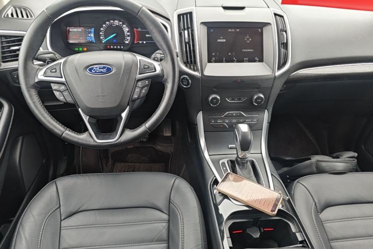 Used Ford Edge 2018 EcoBoost 245 Two-Wheel-Drive Titanium 7-Seater China V Standard Center Console