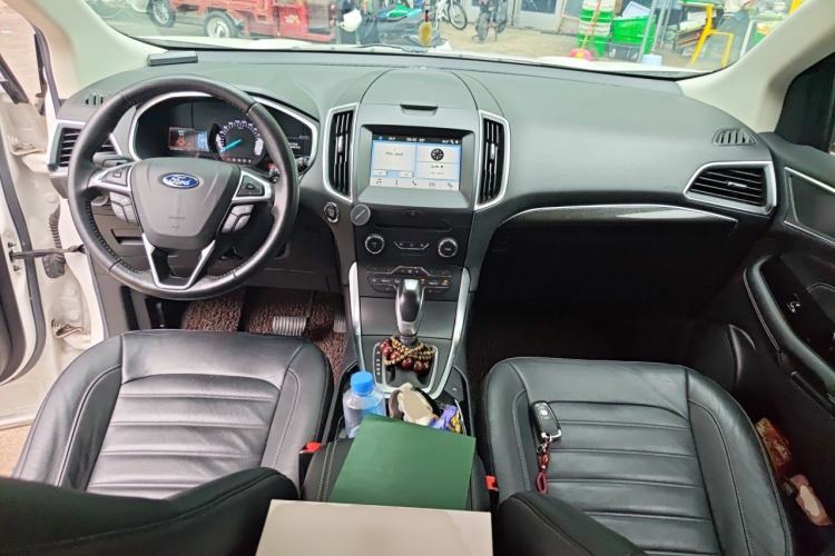 Used Ford Edge 2018 EcoBoost 245 Two-Wheel-Drive Titanium 7-Seater China V Standard Center Console
