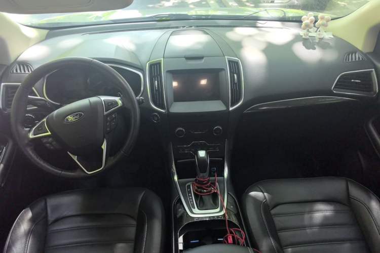 Used Ford Edge 2018 EcoBoost 245 Two-Wheel-Drive Titanium 7-Seater China V Standard Center Console