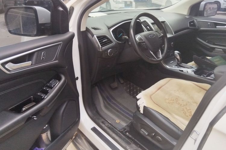 Used Ford Edge 2018 EcoBoost 245 Four-Wheel Drive Titanium 7-Seater Driver Seat